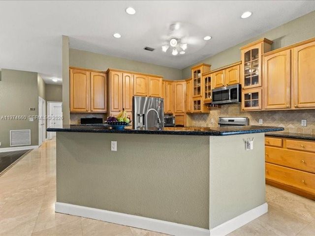 12343 NW 19th St, Plantation, FL 33323