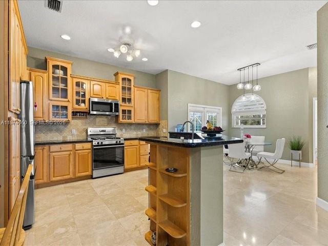 12343 NW 19th St, Plantation, FL 33323