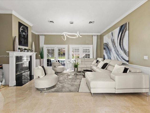 12343 NW 19th St, Plantation, FL 33323