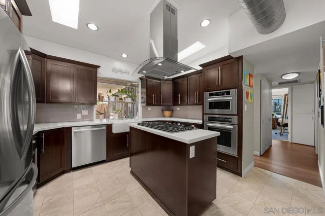 6209 Amber Lake Ave, San Diego, CA 92119