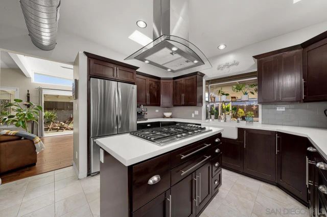 6209 Amber Lake Ave, San Diego, CA 92119