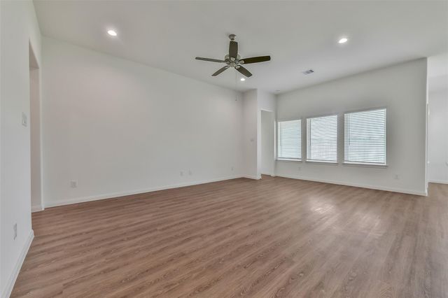 3015 King Oaks Street, Baytown, TX 77251