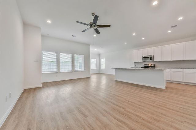 3015 King Oaks Street, Baytown, TX 77251