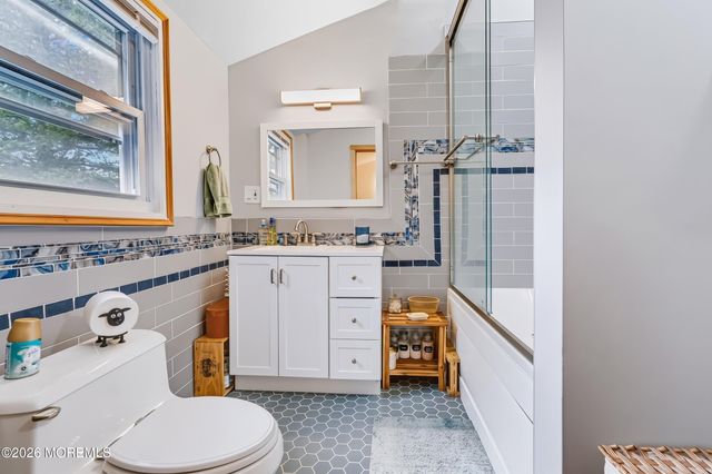 414 Roosevelt Avenue, Oakhurst, NJ 07755