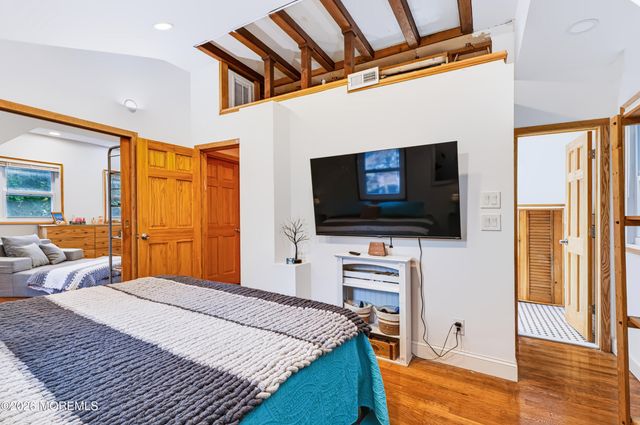 414 Roosevelt Avenue, Oakhurst, NJ 07755