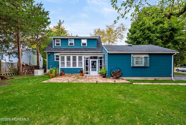 414 Roosevelt Avenue, Oakhurst, NJ 07755