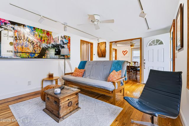 414 Roosevelt Avenue, Oakhurst, NJ 07755