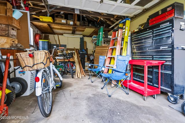 414 Roosevelt Avenue, Oakhurst, NJ 07755