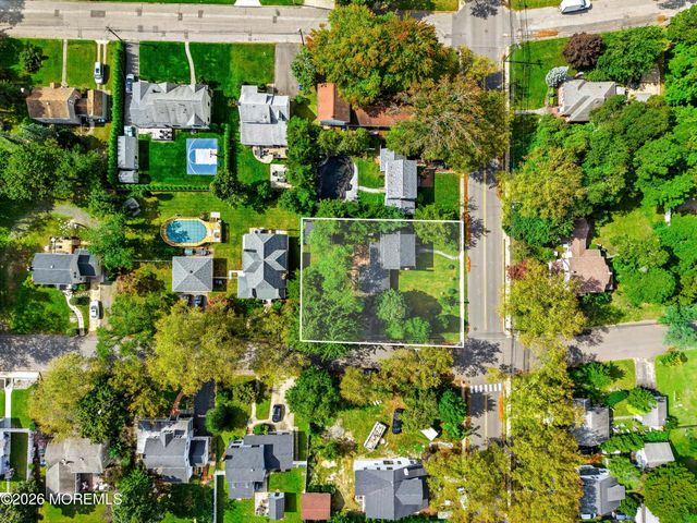 414 Roosevelt Avenue, Oakhurst, NJ 07755