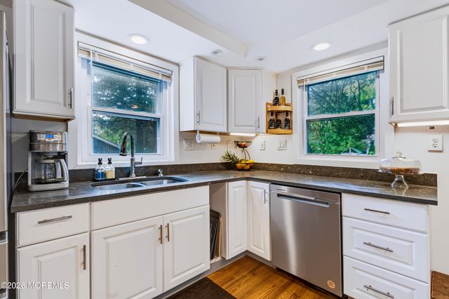 414 Roosevelt Avenue, Oakhurst, NJ 07755