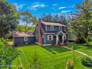 414 Roosevelt Avenue, Oakhurst, NJ 07755