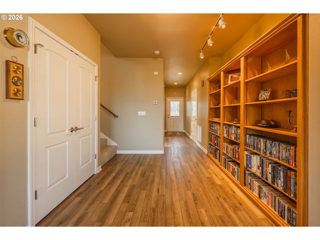 1587 Nw 39TH St, Lincoln City, OR 97367