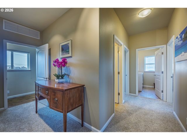 1587 Nw 39TH St, Lincoln City, OR 97367