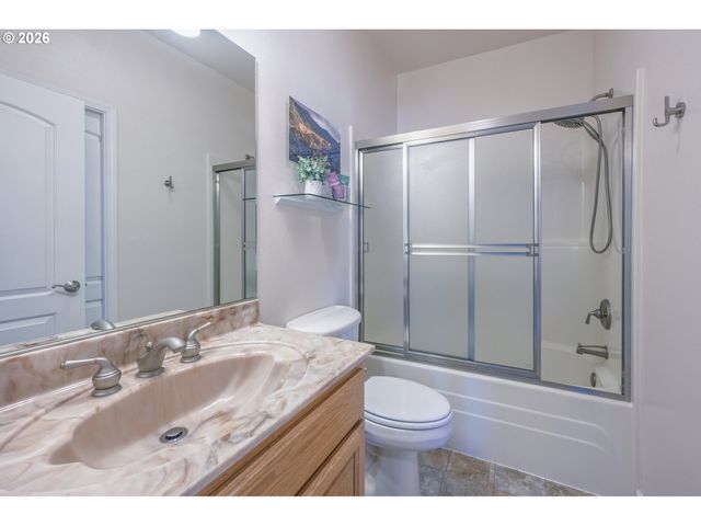 1587 Nw 39TH St, Lincoln City, OR 97367