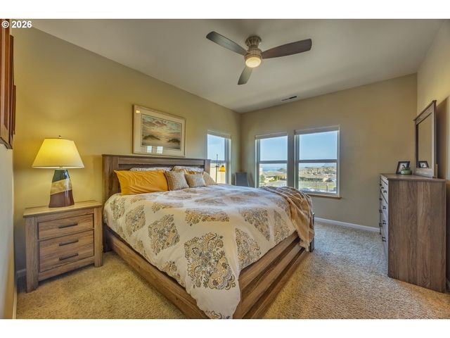 1587 Nw 39TH St, Lincoln City, OR 97367
