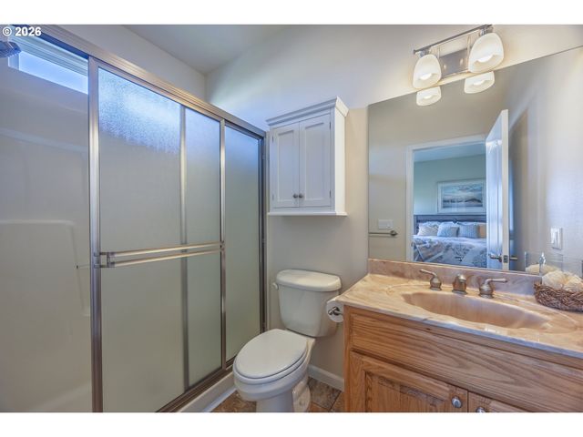 1587 Nw 39TH St, Lincoln City, OR 97367