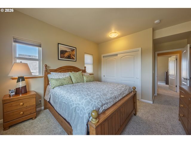1587 Nw 39TH St, Lincoln City, OR 97367