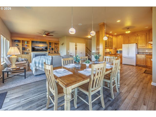 1587 Nw 39TH St, Lincoln City, OR 97367