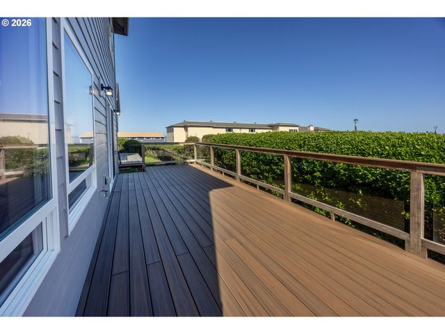 1587 Nw 39TH St, Lincoln City, OR 97367