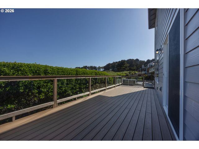 1587 Nw 39TH St, Lincoln City, OR 97367