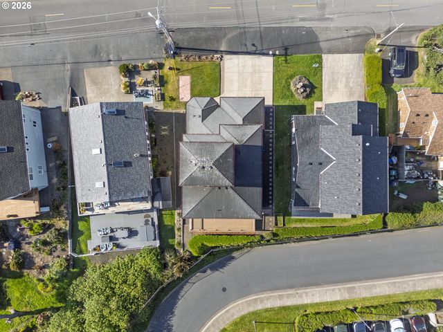1587 Nw 39TH St, Lincoln City, OR 97367
