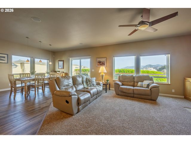 1587 Nw 39TH St, Lincoln City, OR 97367