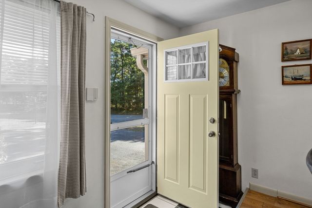 21 Brian Ln, Barnstable, MA 02601