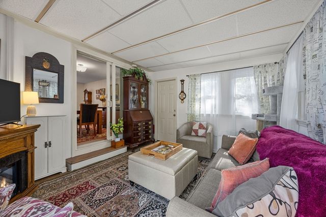 21 Brian Ln, Barnstable, MA 02601