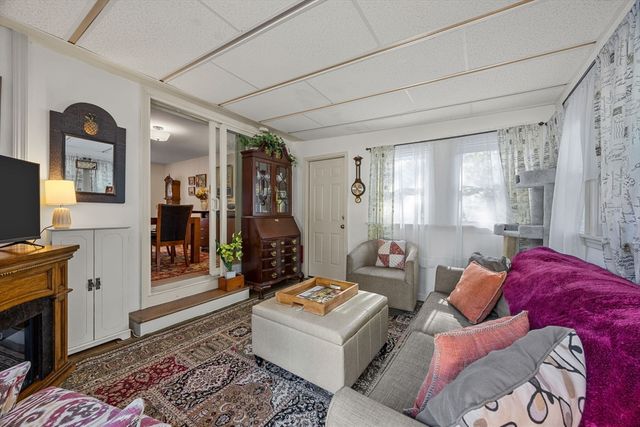 21 Brian Ln, Barnstable, MA 02601