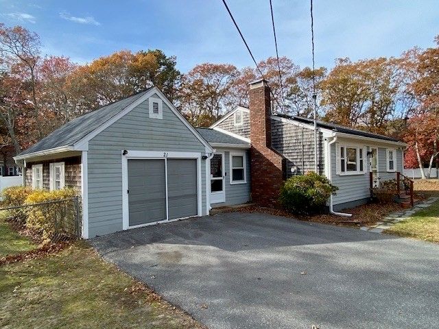 21 Brian Ln, Barnstable, MA 02601