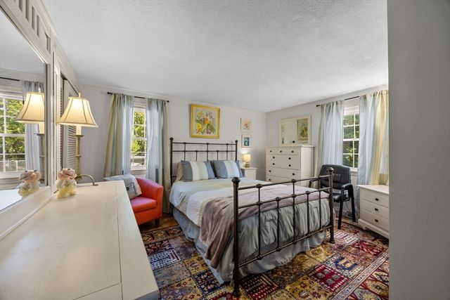 21 Brian Ln, Barnstable, MA 02601