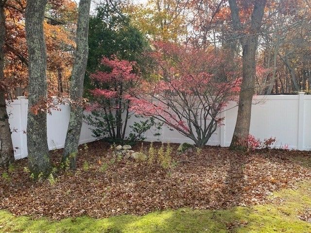 21 Brian Ln, Barnstable, MA 02601