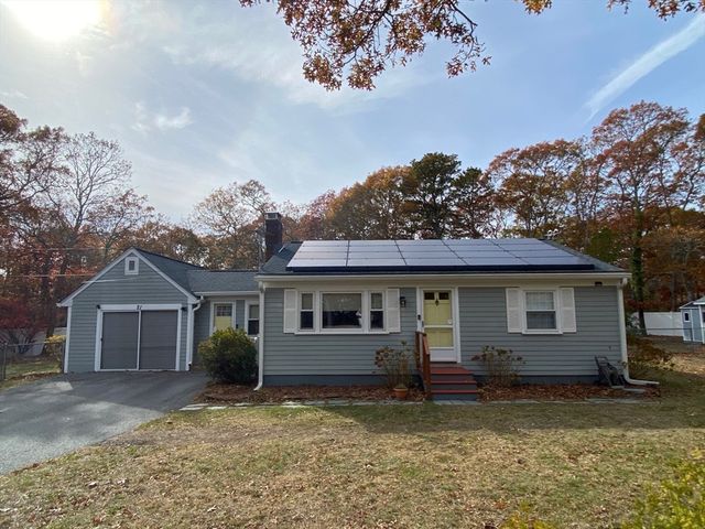 21 Brian Ln, Barnstable, MA 02601