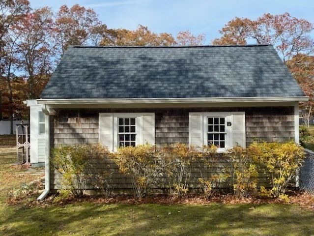 21 Brian Ln, Barnstable, MA 02601