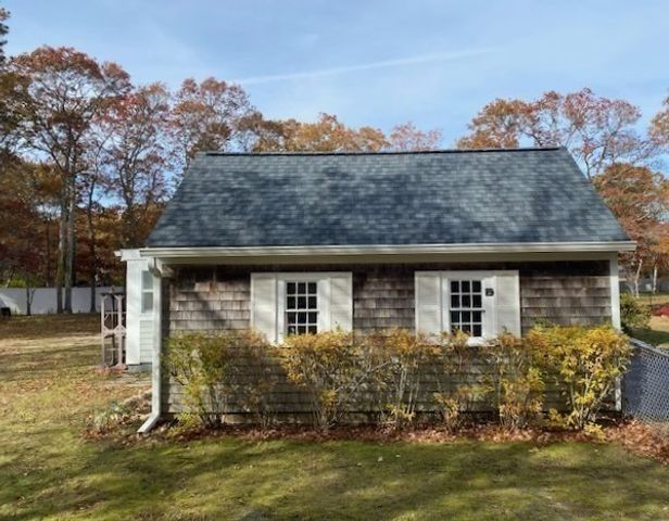 21 Brian Ln, Barnstable, MA 02601