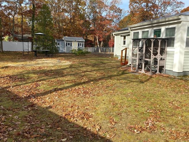 21 Brian Ln, Barnstable, MA 02601