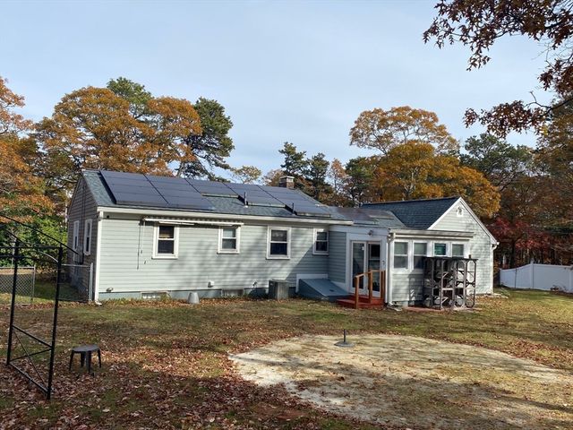 21 Brian Ln, Barnstable, MA 02601