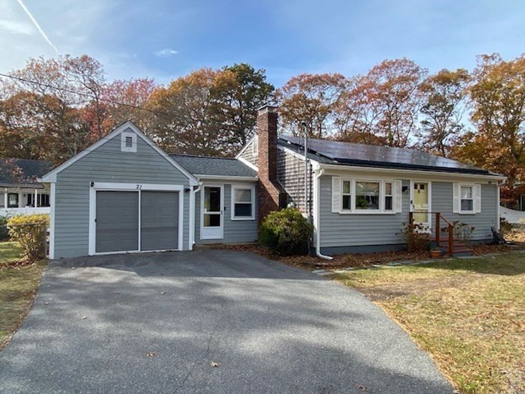 21 Brian Ln, Barnstable, MA 02601