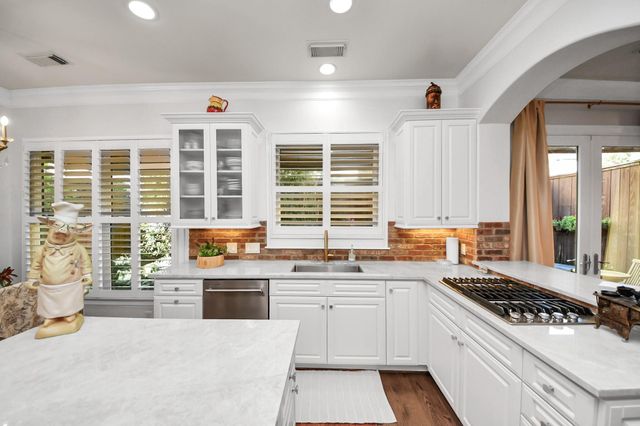 6302 Hermann Lake Drive, Houston, TX 77021