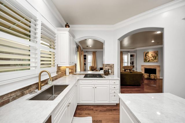 6302 Hermann Lake Drive, Houston, TX 77021