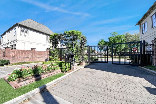 6302 Hermann Lake Drive, Houston, TX 77021