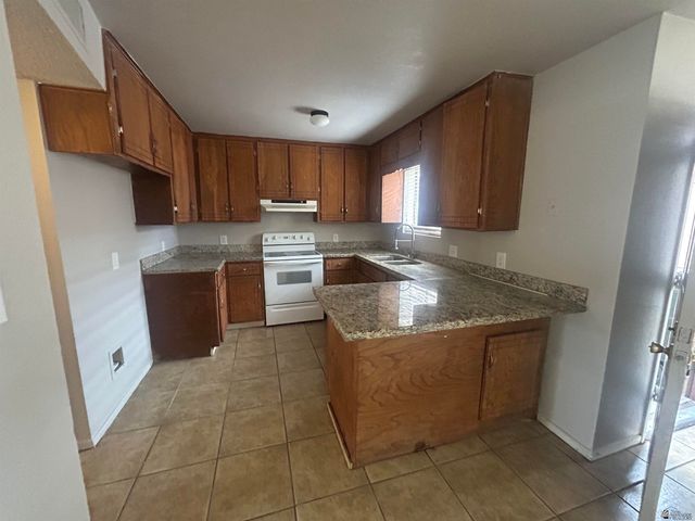 143 W 27 Pl, Yuma, AZ 85365