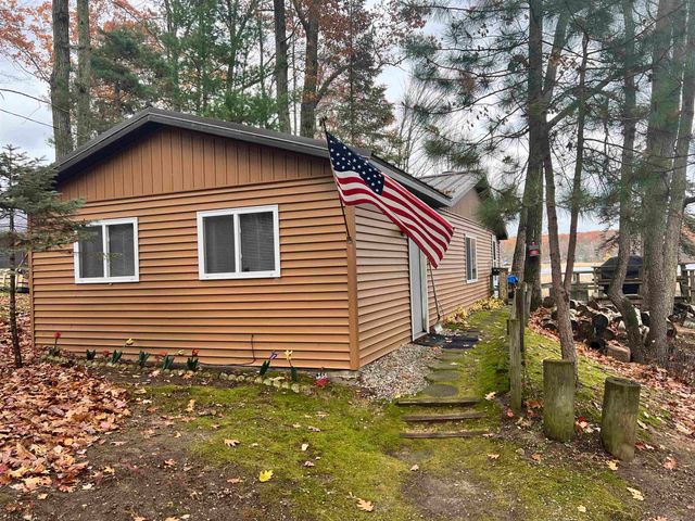 5006 Lake Point Drive, Harrison, MI 48625