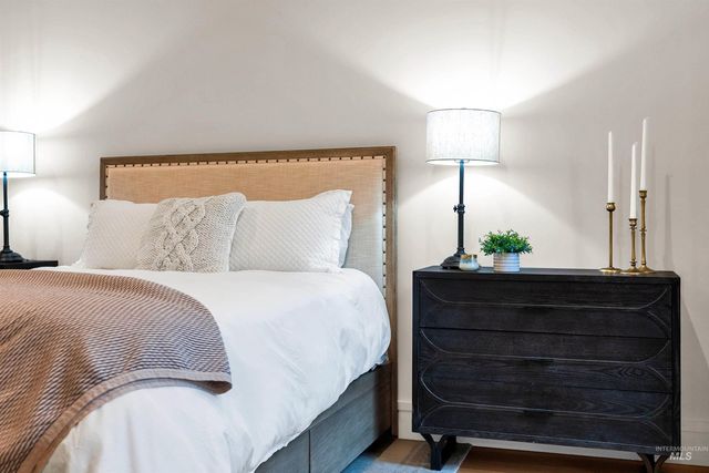 241 S Steel Farm Ave, Eagle, ID 83616