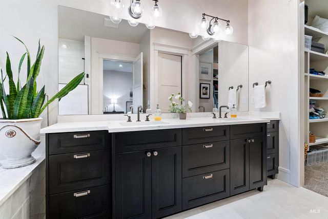 241 S Steel Farm Ave, Eagle, ID 83616