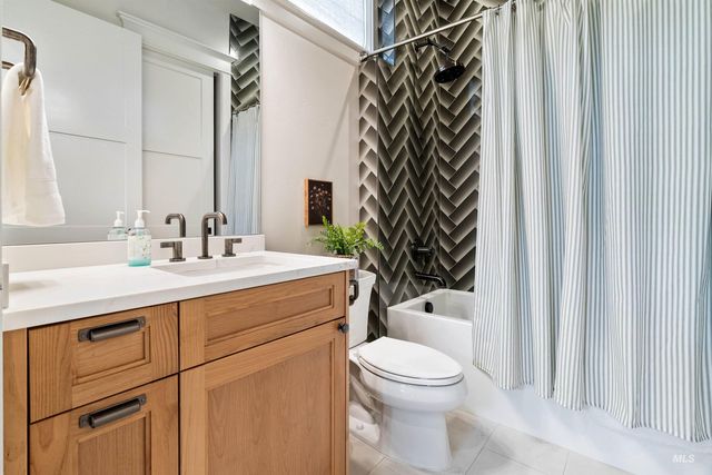 241 S Steel Farm Ave, Eagle, ID 83616