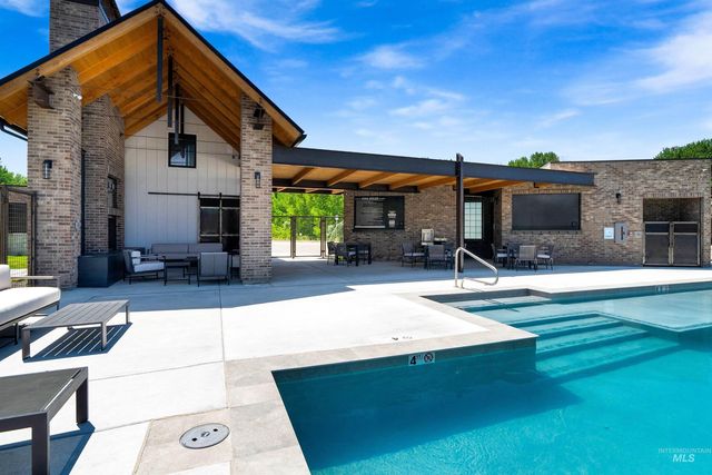 241 S Steel Farm Ave, Eagle, ID 83616