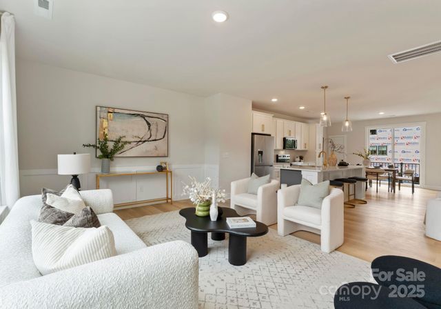 1519 W Rocky River Road, Charlotte, NC 28213