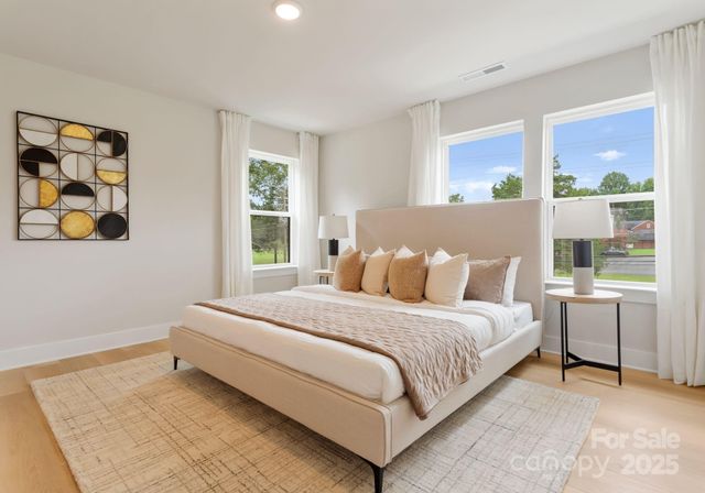 1519 W Rocky River Road, Charlotte, NC 28213