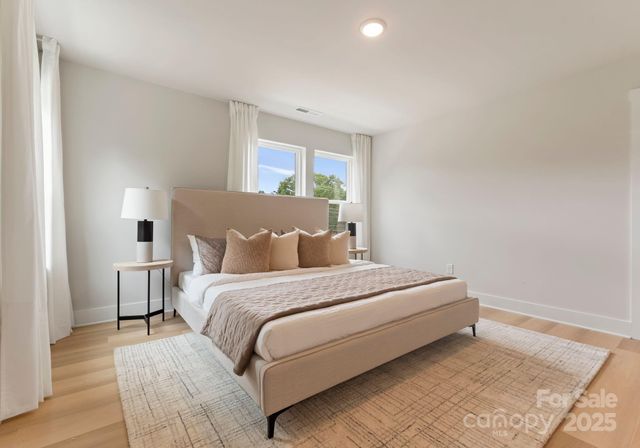 1519 W Rocky River Road, Charlotte, NC 28213